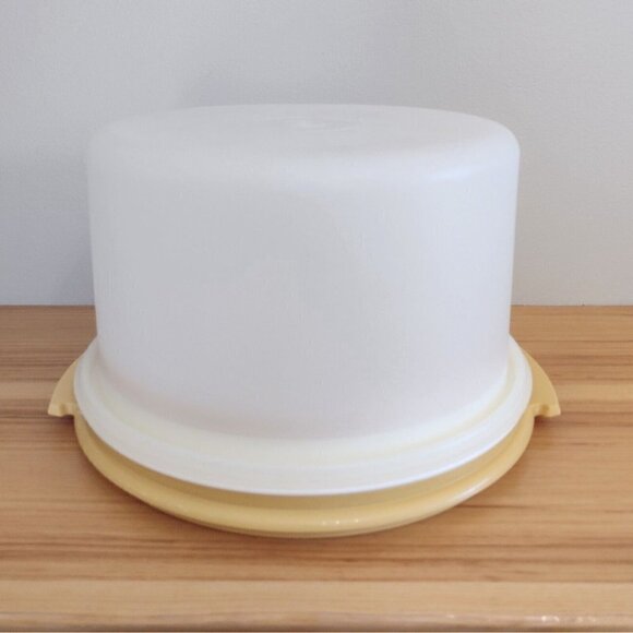 Vtg Harvest Gold Tupperware Cake Keeper W/ Round Cake Swivel Lazy Susan 1979-1 - Picture 1 of 10